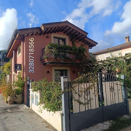 La Bottega Del Fabbro Affitto Breve Villa Contigliano ภายนอก รูปภาพ
